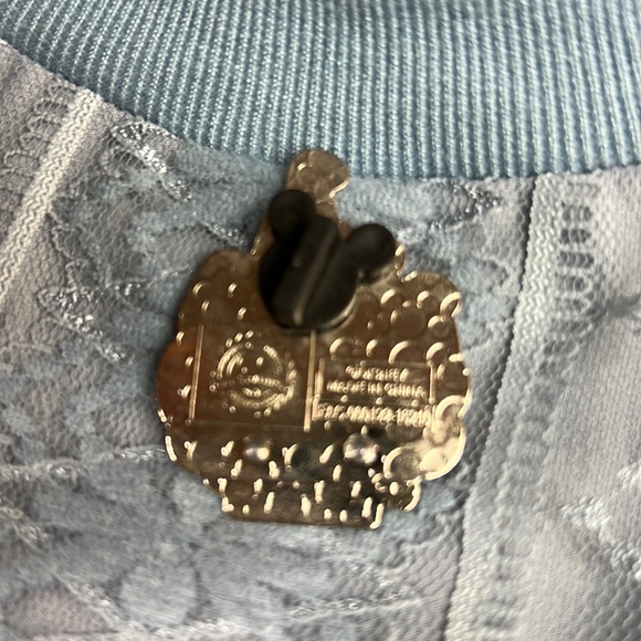 Disney pin - Picture 2 of 4